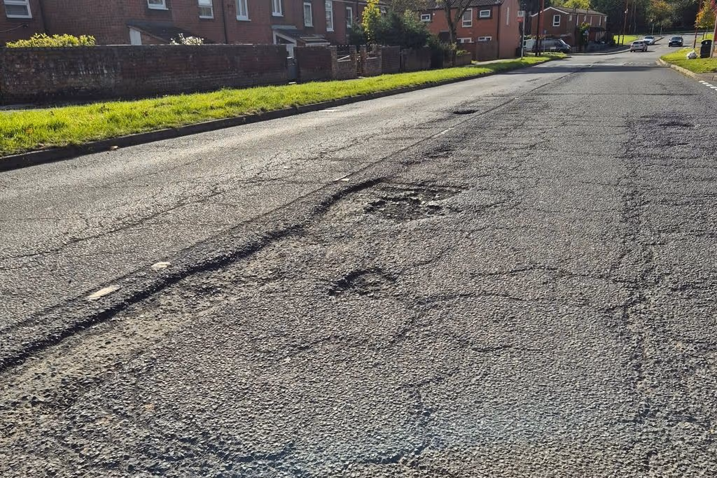 boleyn-road-new-frankley-resurfacing-petition-1024x683